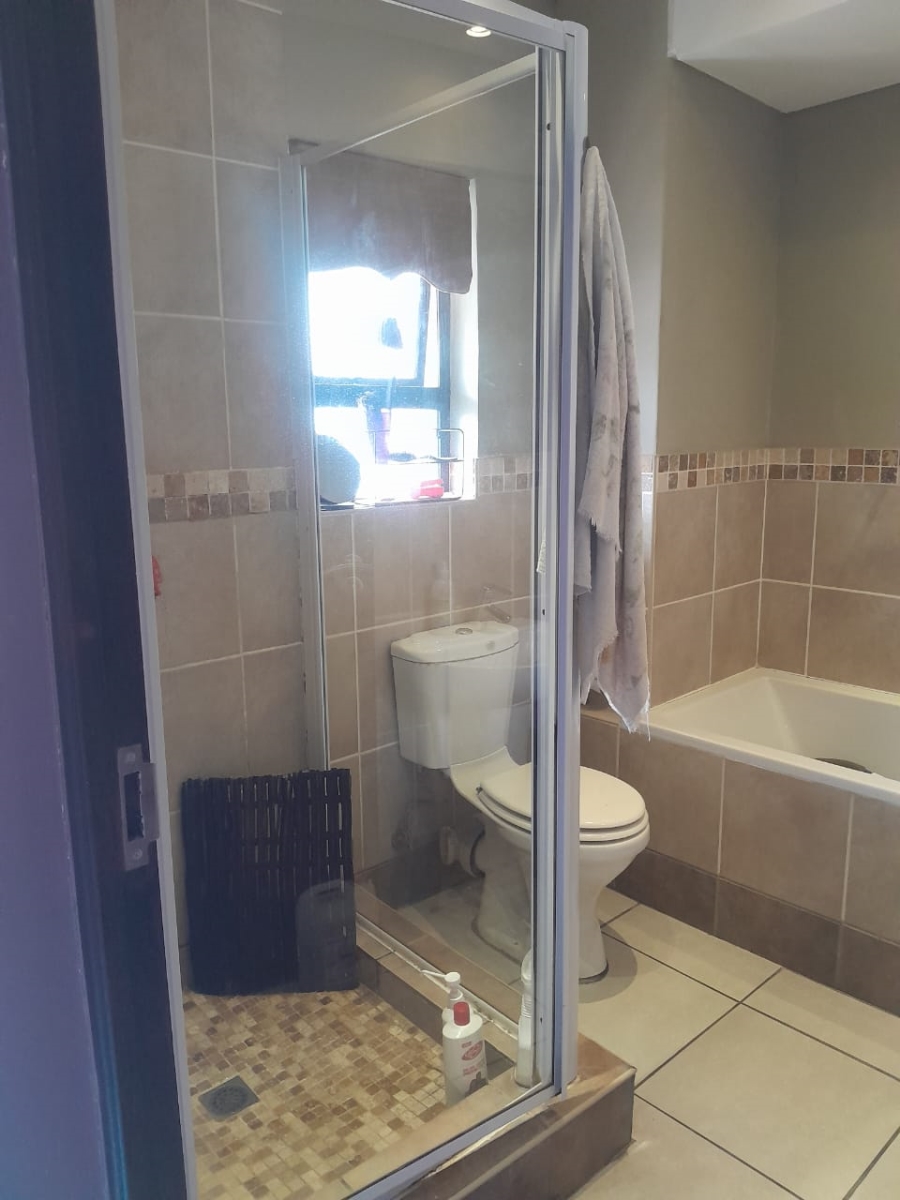 1 Bedroom Property for Sale in Vredenhof Sh Free State